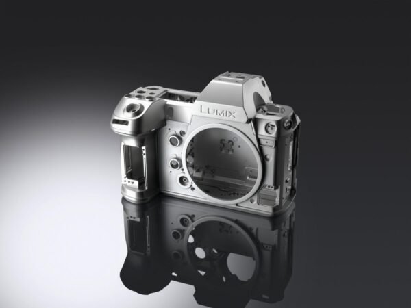 5025232891450_4.jpg PANASONIC DC-S 1 RE-K GEHÄUSE VOLLFORMAT Systemkamera, 8 cm Display Touchscreen, WLAN