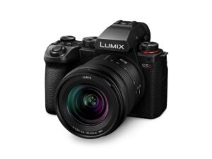PANASONIC DC-S 5 II KE KIT 20-60MM VOLLFORMAT Hybrid-Systemkamera mit Objektiv 20-60 mm, 7,6 cm Display Touchscreen, WLAN