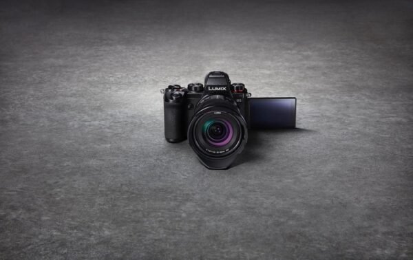 5025232940080_5.jpg PANASONIC DC-S 5 KE-K KIT 20-60MM VOLLFORMAT Systemkamera mit Objektiv 20-60 mm, 7,6 cm Display Touchscreen, WLAN