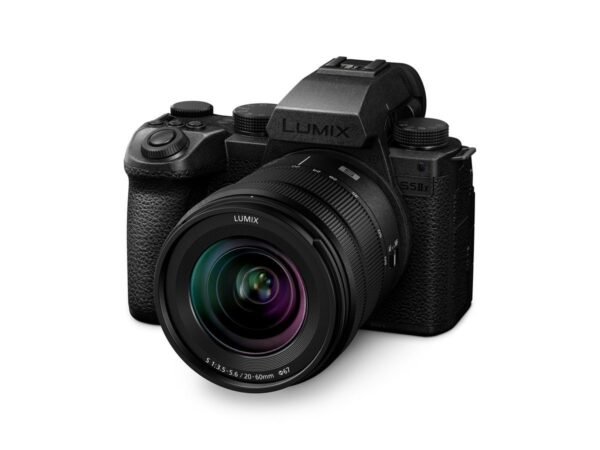 PANASONIC DC-S 5 II X KE KIT 20-60MM VOLLFORMAT Hybrid-Systemkamera mit Objektiv 20-60mm, 7,6 cm Display Touchscreen, WLAN